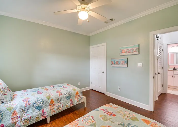 Foley Condo W/ Pool Access: 10 Mi To Gulf Shores!