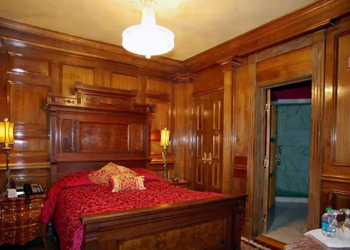 The Hotel Magnolia